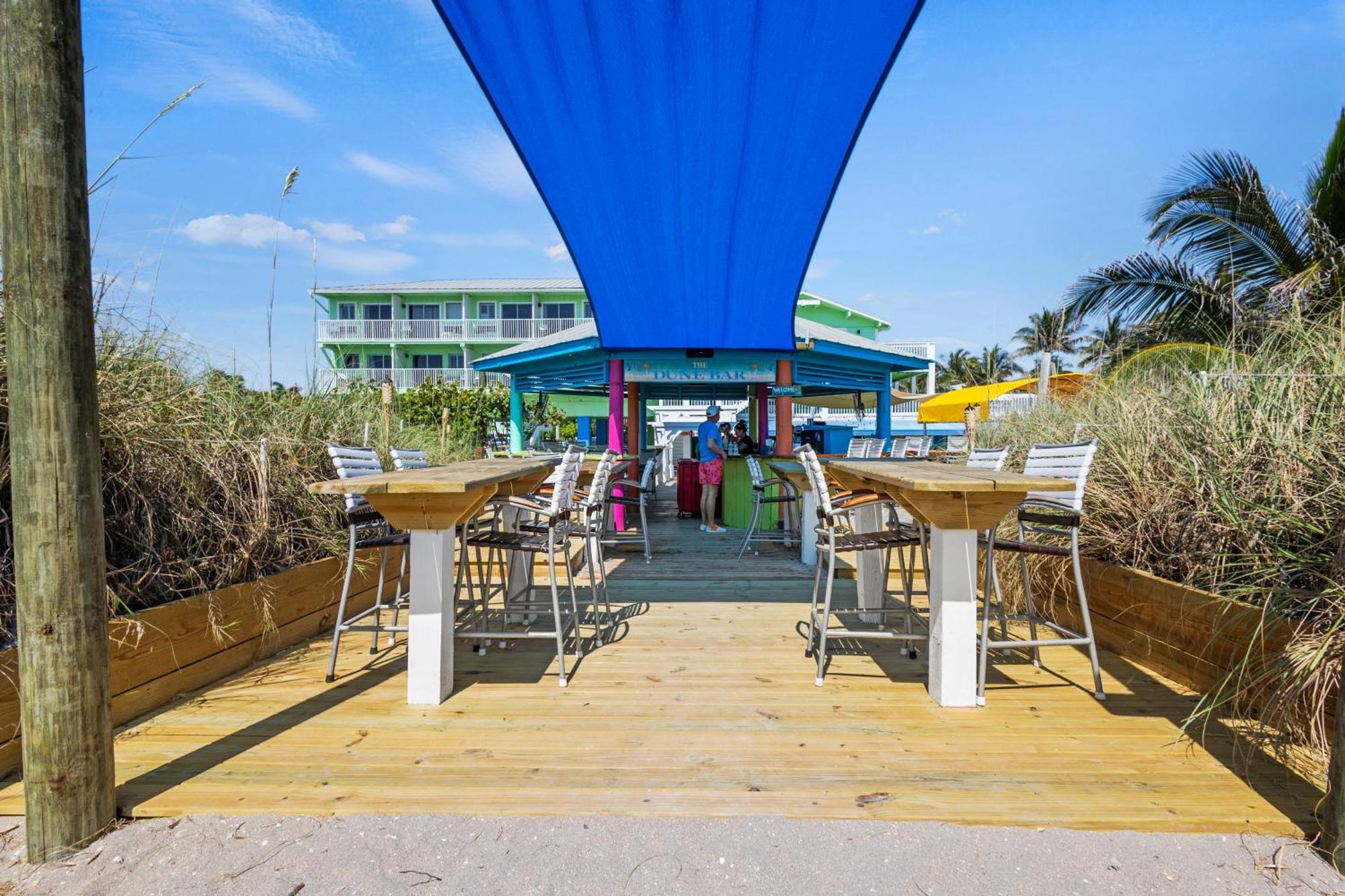 Partial Ocean View Hotel Room- King Bed #1 ฟอร์ตเพียร์ซ ภายนอก รูปภาพ